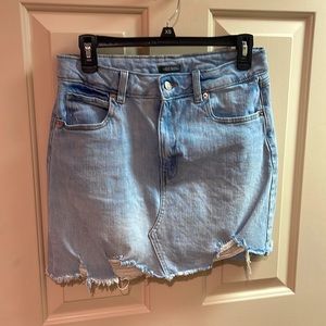 Denim skirt.